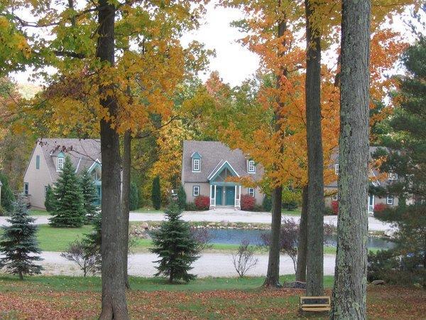 Spruce Hill Inn & Cottages Mansfield Exterior photo